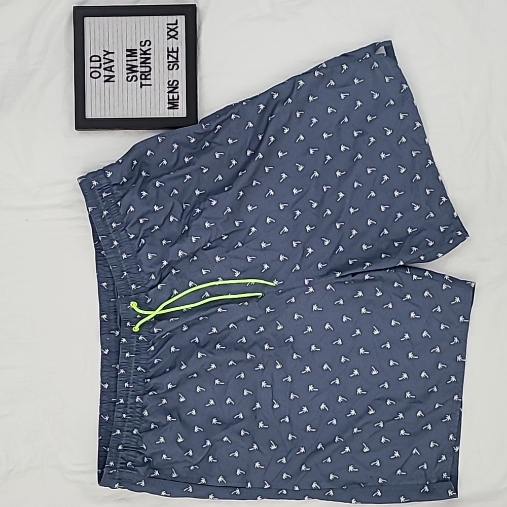 OLD NAVY Swim trunks XXL Board shorts pockets